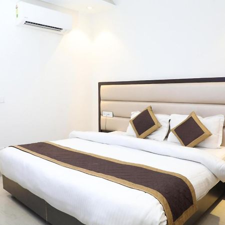 Hotel Avi Inn Amritsar Exterior photo