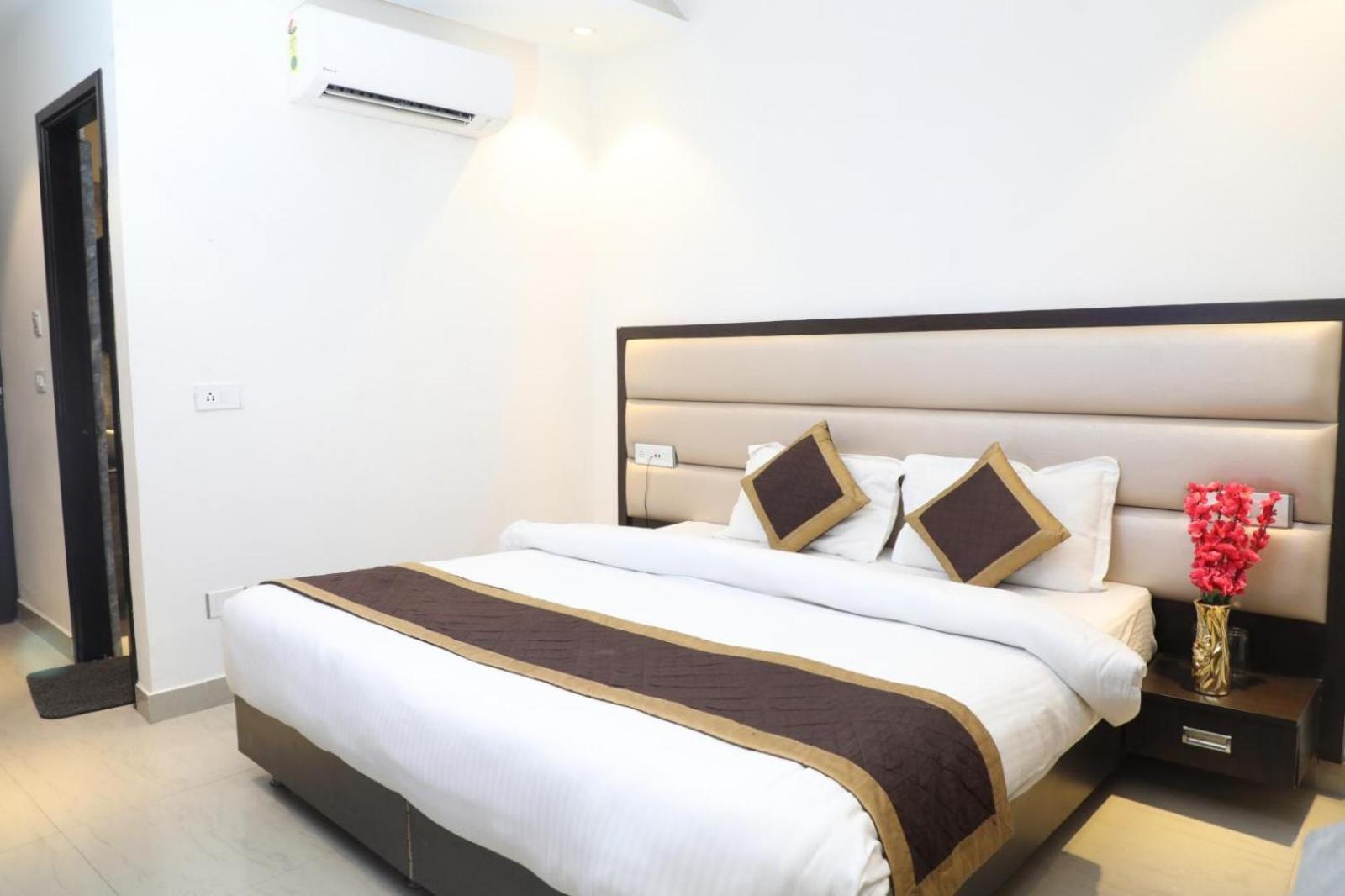 Hotel Avi Inn Amritsar Exterior photo