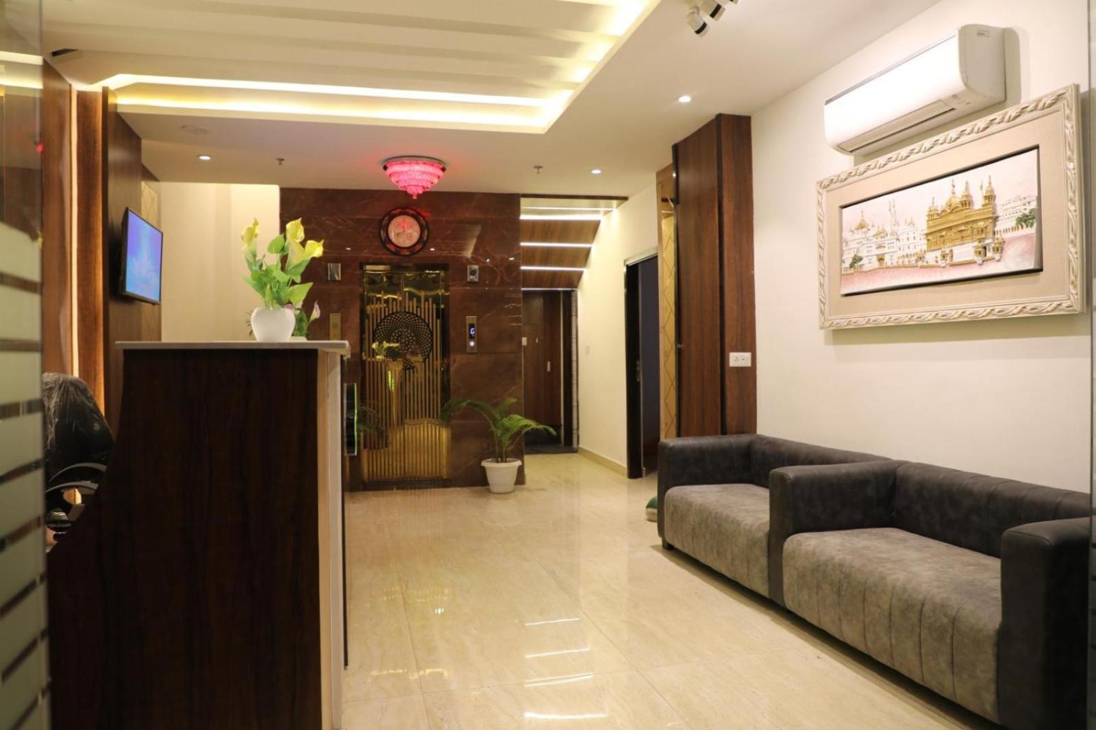 Hotel Avi Inn Amritsar Exterior photo