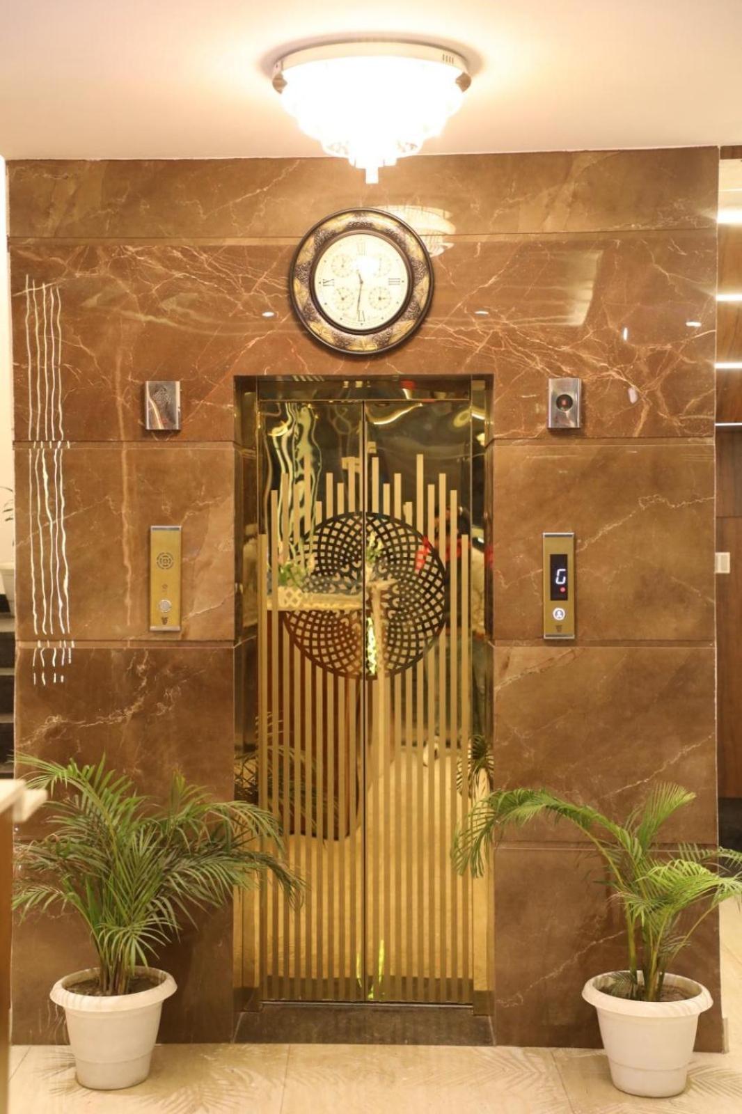 Hotel Avi Inn Amritsar Exterior photo