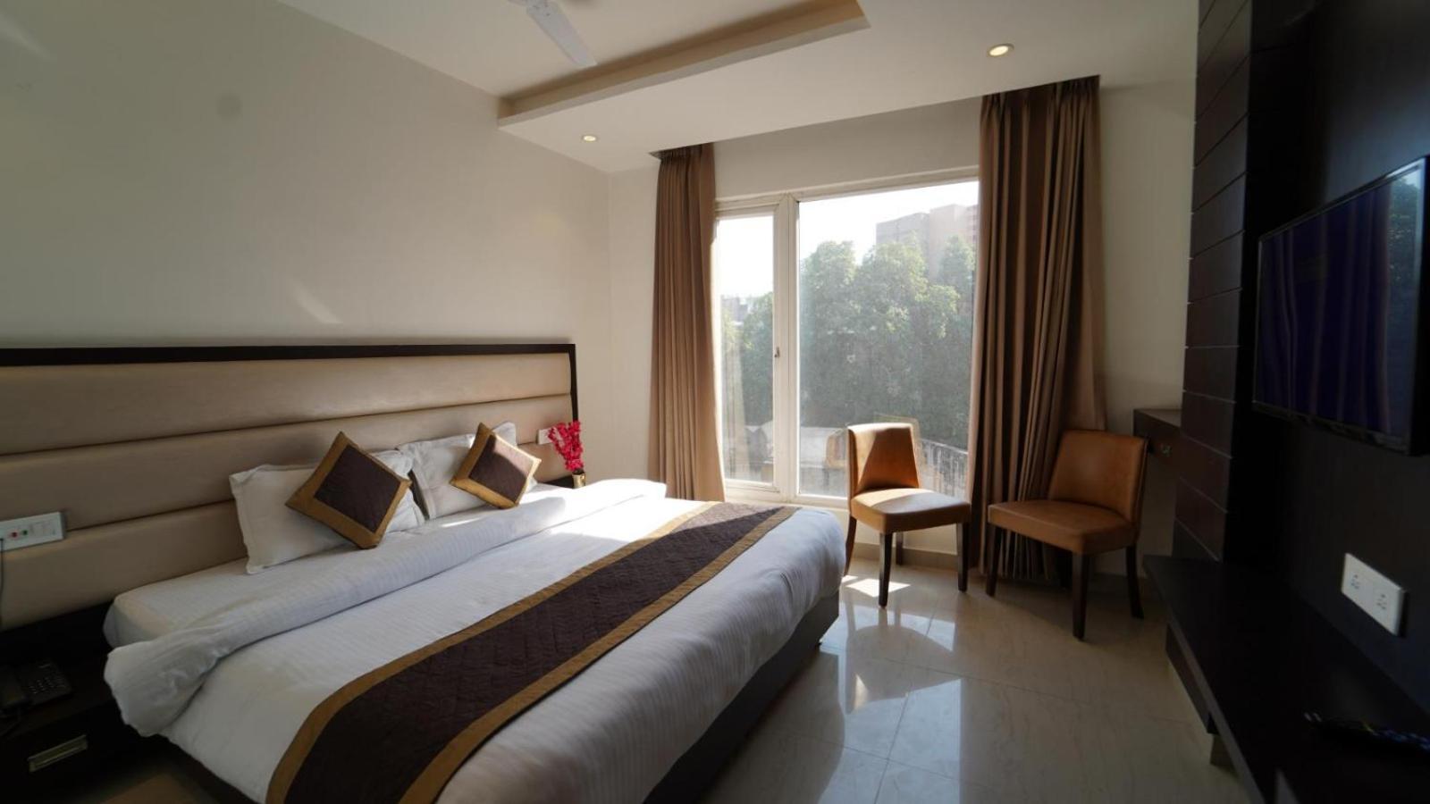 Hotel Avi Inn Amritsar Exterior photo