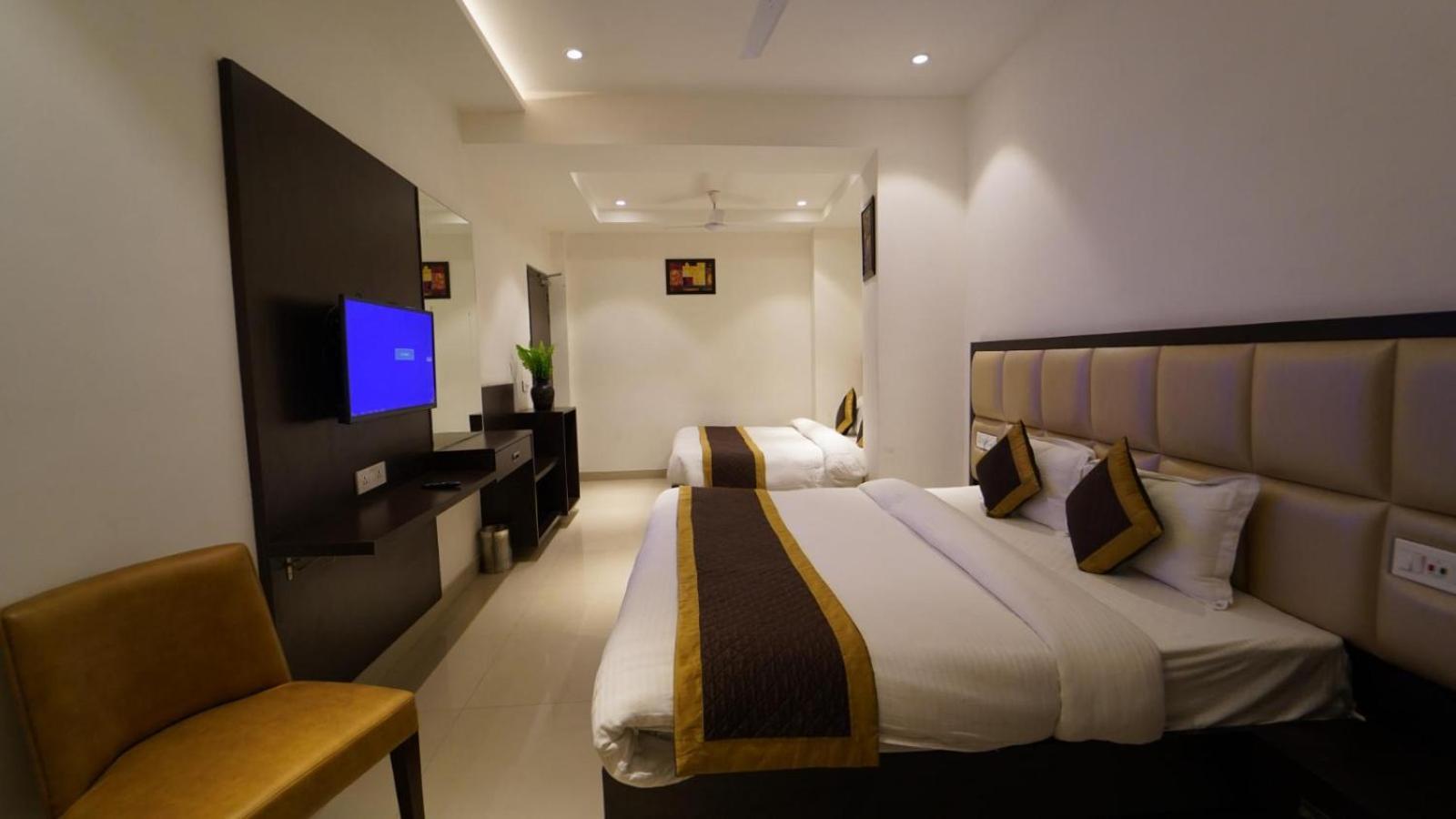 Hotel Avi Inn Amritsar Exterior photo