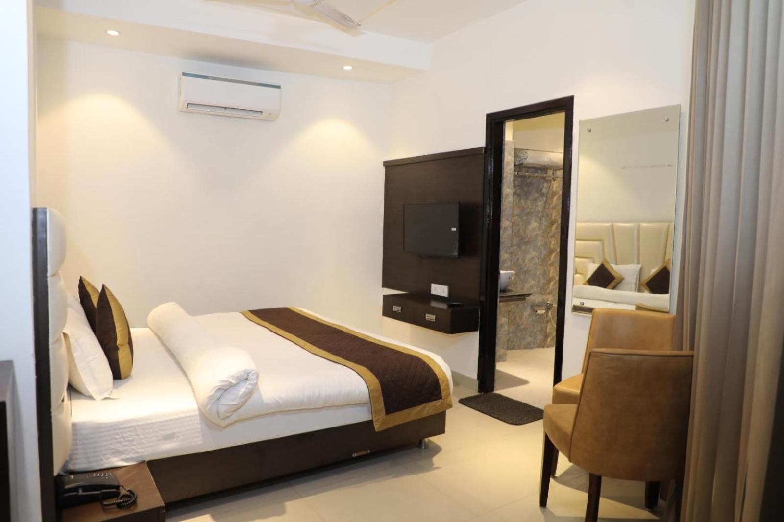 Hotel Avi Inn Amritsar Exterior photo