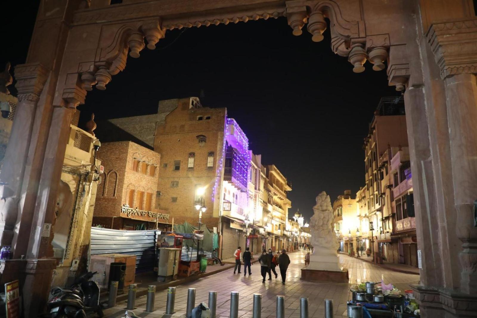 Hotel Avi Inn Amritsar Exterior photo